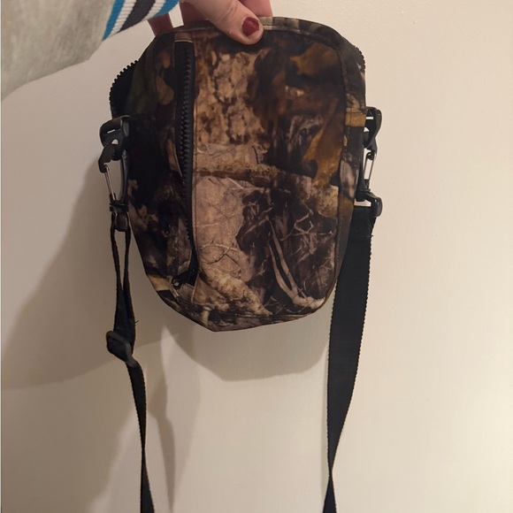 BAGGU Sport Crossbody Bag Photo forrest - Picture 2 of 2